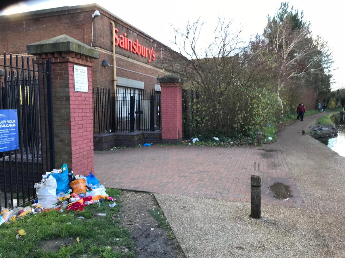 Friends of Grand Union Canal (@friendsofguc) on Twitter photo <a href="/sainsburys/">Sainsbury's</a> please help us keep the towpath clean outside your canal side stores please? Ladbroke Grove and Alperton are always a mess. We know it's not your rubbish, please spend 10 mins a day collecting recycling. Would be ace!
#recycling #plasticfree <a href="/sainsburys/">Sainsbury's</a> please help us keep the towpath clean outside your canal side stores please? Ladbroke Grove and Alperton are always a mess. We know it's not your rubbish, please spend 10 mins a day collecting recycling. Would be ace!
#recycling #plasticfree