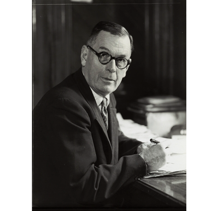 elons2xx's tweet photo. #spyhistory #AdventCalendar #Day6 In December 1942 the medico-legal expert William Bentley Purchase, HM Coroner for London's Northern District, was brought in on Operation Mincemeat. His role was the acquisition of a dead body &amp; devising the procedure for its formal disposal. https://t.co/BHyUBMehrx