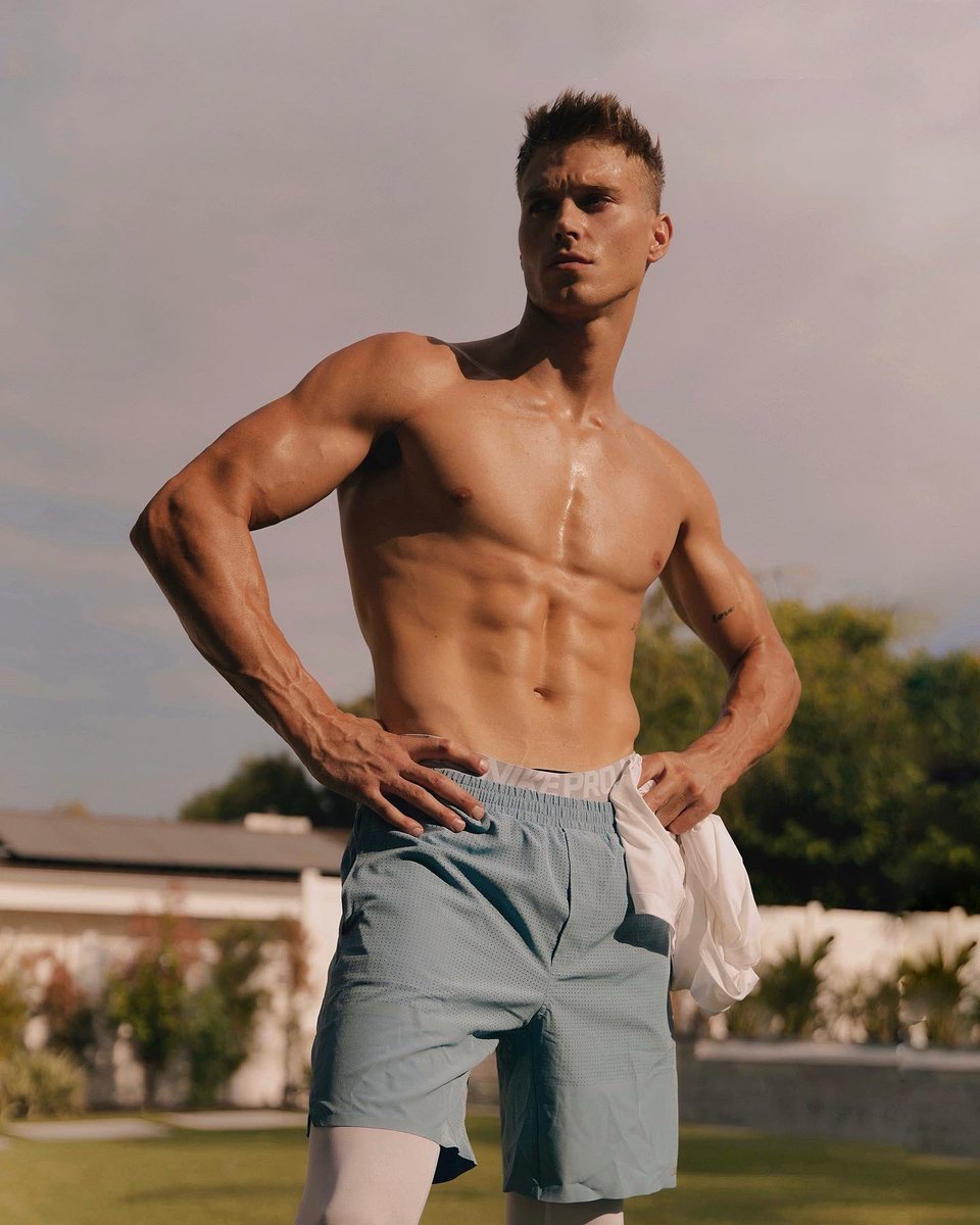 These past two years have been very difficult for me mentally, physically, and emotionally. When I decided to put my health first that’s when it all started to turn around! 
#wellness #Health #fitness