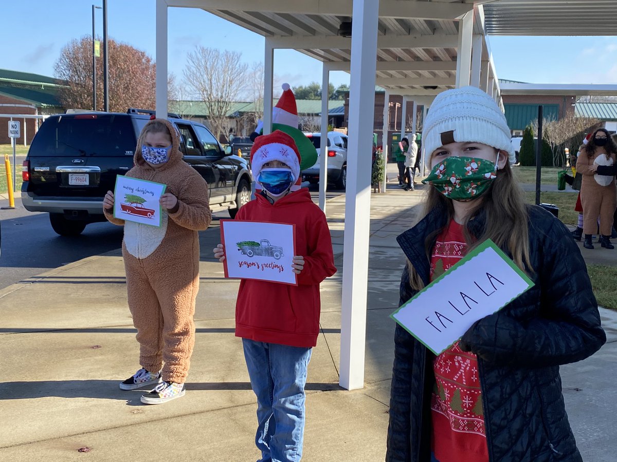 GuildElementary's tweet photo. Starbooks would not have been possible without our House Council! #GESStrong https://t.co/XseOVfZzcn