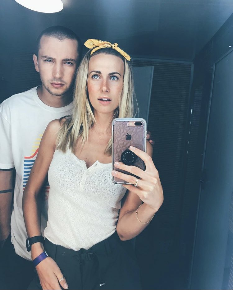 iEatRed_XO's tweet photo. After all of are mirror selfie’s threw the years. I think I love you more then I did at the start. Now we have lil Blair to try and rangle in them. I love you. https://t.co/wp96DBtN2z