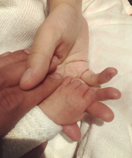 ExaFM's tweet photo. Y hablando de bebés, te informamos que hace unos días Dulce María la exRBD se convirtió por en mamá por primera vez. 💕🙌
¡Muchas felicidades! 🎉
#CelebrityExa @joseandreeees 

📻 https://t.co/N9FMUnZkn1 https://t.co/o5PNEu7d4e