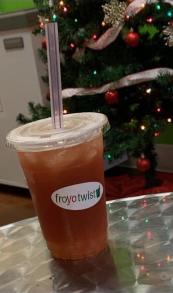 froyotwist's tweet photo. Try our new bubble tea at Froyo Twist on Center Street! We have freshly brewed green tea, black tea, and jasmine tea, 6 milk teas, 12 fruit teas, and 15 toppings.  Our mix and match menu allows you to customize your drink however you want it. https://t.co/JjPcfyGUHw