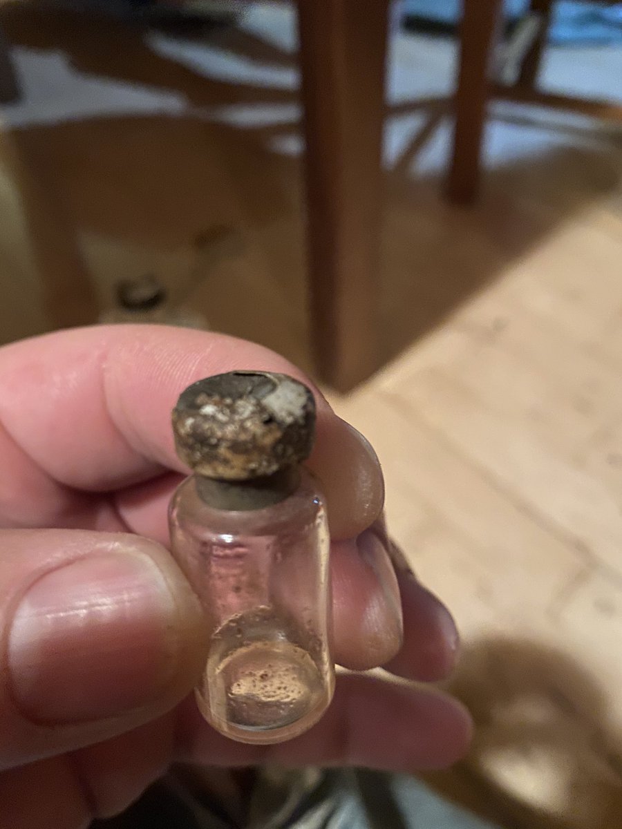 {thread} Our first find appears to be an old glass insulin/injection bottle!! Nearby we also found this corked bottle with an applicator. No idea what was in it!!