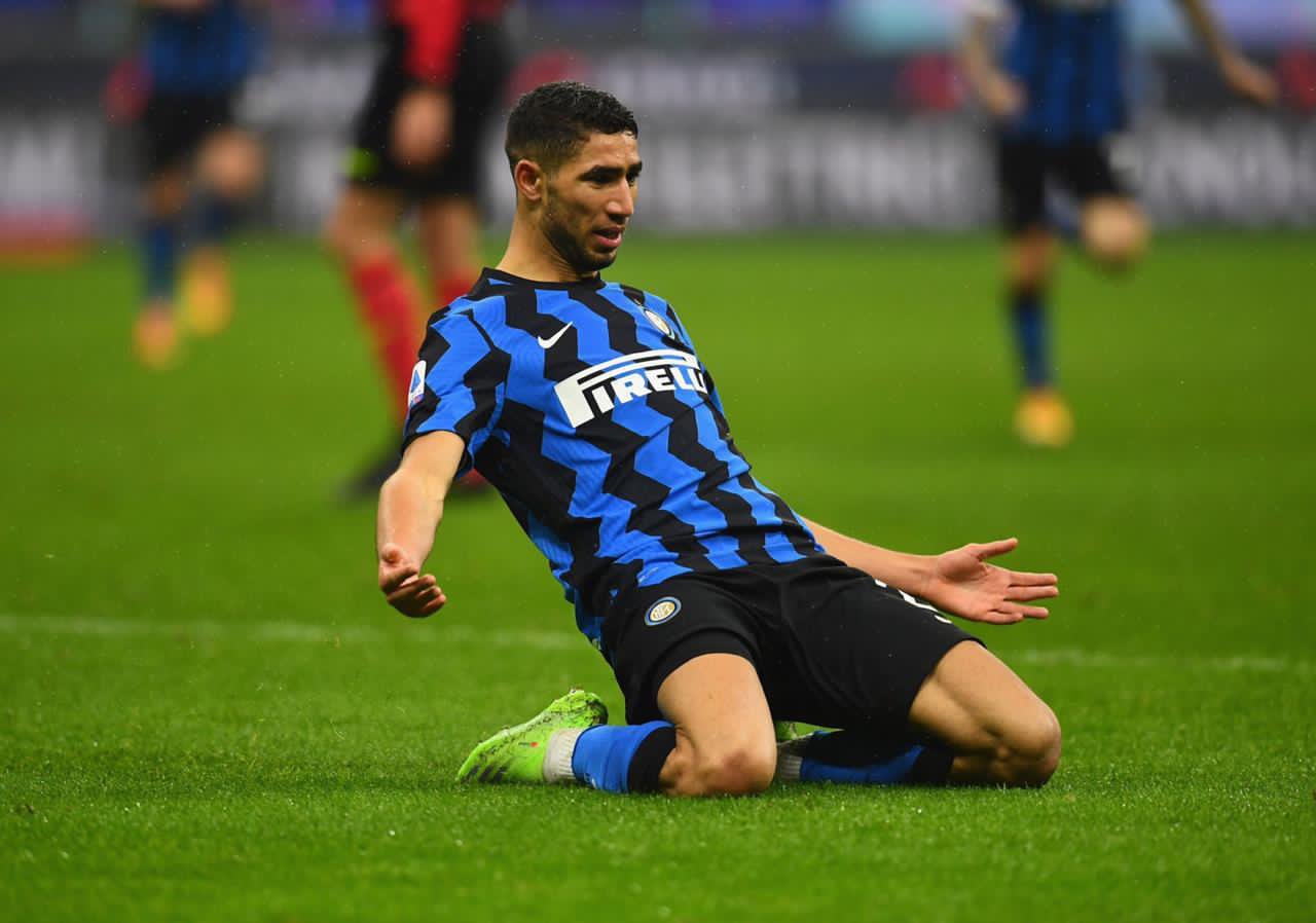 achrafhakimi on Twitter: "Happy for the win and for the two goals. It's for you Mohamed Abarhoun 🕊️ ⚫️🔵. // Feliz por la victoria y por los dos goles . Va por