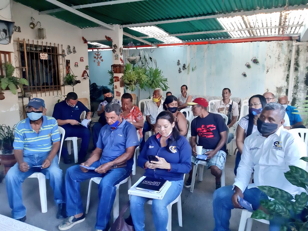 Alecalleja75's tweet photo. #losguayos. Asamblea Ciudadana, los guayenses alzan la voz y dicen "NO" al fraude este 6D, 

¡Si la Consulta Popular!

@delsasolorzano
@EnCiudadanoCbo
@EnCiudadanoVzla

#ConsultaContraElFraude6D https://t.co/Go4EsGZIa4