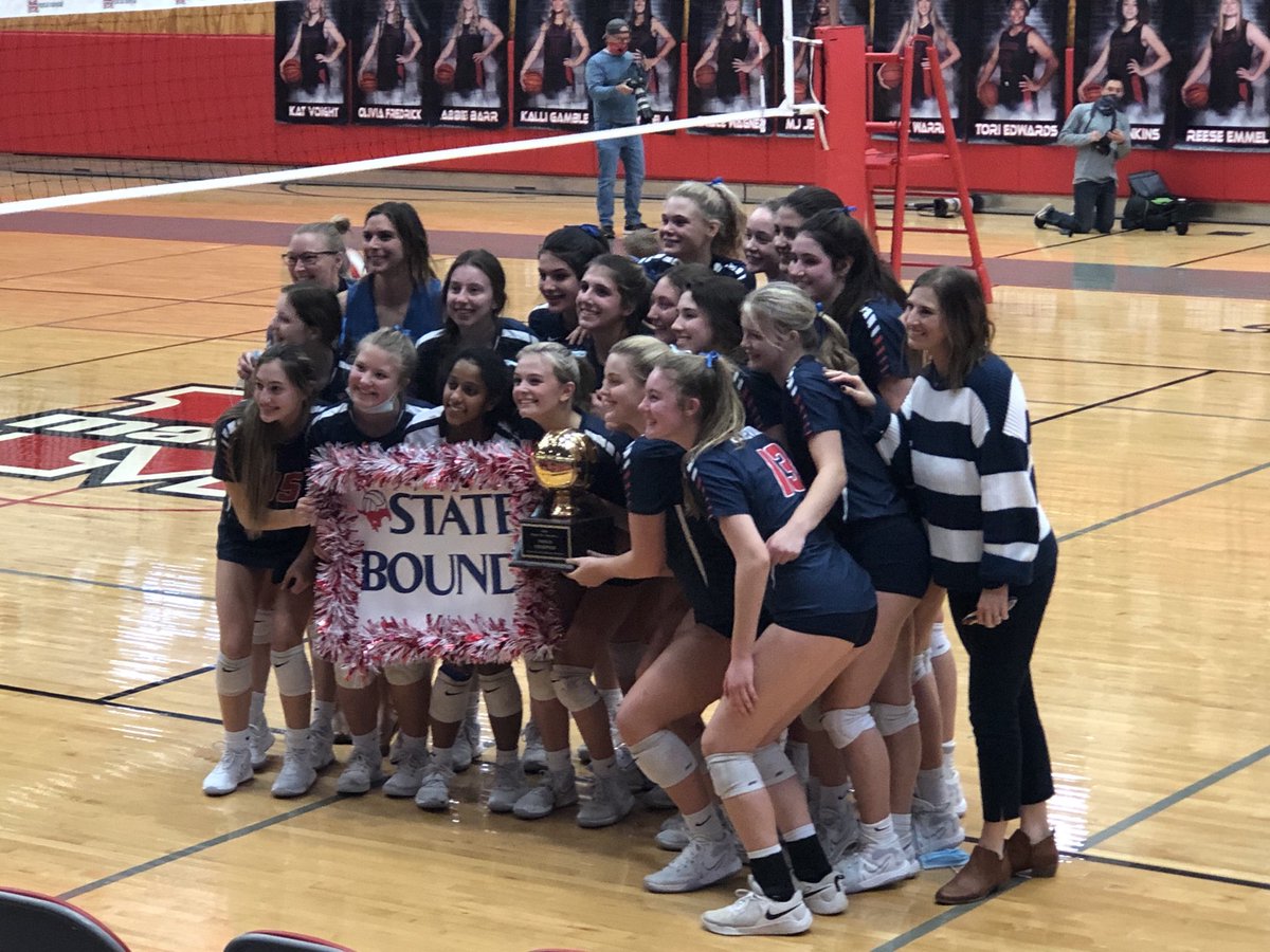 MrsA_GCISD's tweet photo. These amazingly talented women are headed to state! We are so proud of you!!! @Grapevine_HS @VBGrapevine #ghsUNITY https://t.co/w5POuRWUG3