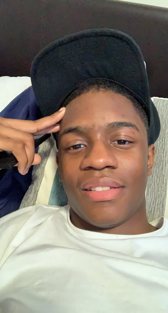 jmilliiano's tweet photo. We Thank God For Clear Skin https://t.co/kzGlplqRrZ