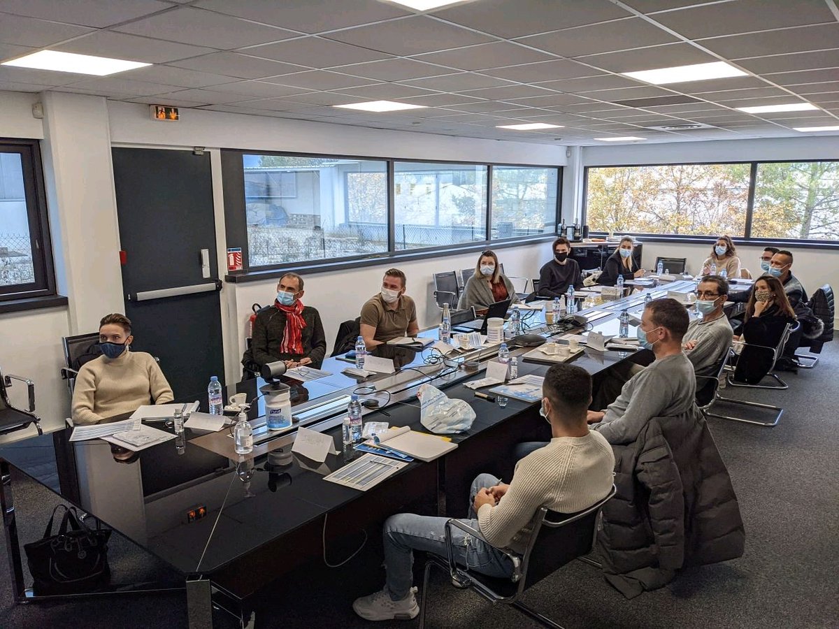 SFdeGarantie's tweet photo. 🏆🥇 Notre Centre de Formation SFG ACADEMY forme et assure la montée en compétences nos futur(e)s salarié(e)s !

🎧 WELCOME à nos nouveaux collaborateurs et collaboratrices !! 
#onrecrute #challenge #serviceclient #formation 
#diagnostic #electromenager #reparer #sav #formation https://t.co/sqwWoVsL19