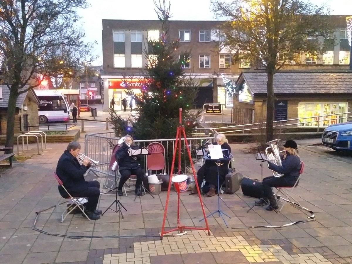 ShipleyTC's tweet photo. As @SmallBizSatUK comes to a close, here are some highlights from today's Shop Local for Christmas Day in Shipley town centre. Thank you to @sa_shipley and @Q20Events for keeping us entertained. On our market stall, shoppers and stallholders provided 123 ideas to improve Shipley. https://t.co/IEmGNh0ErO