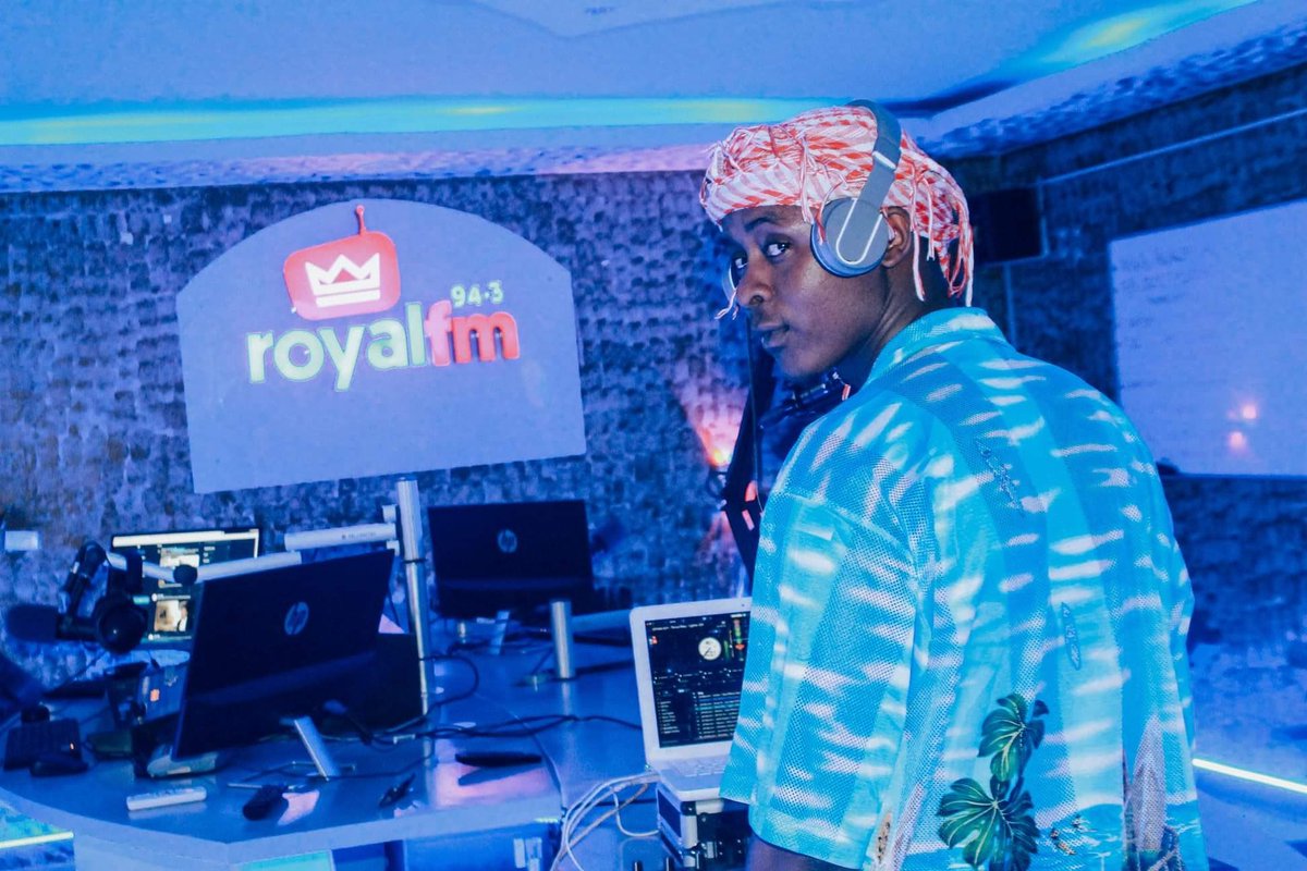 SelecktaDizo250's tweet image. @RoyalFMRwanda #scratchbox @krissvicc #400today400tomorrow