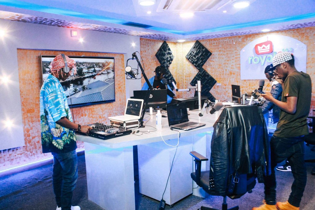 SelecktaDizo250's tweet image. @RoyalFMRwanda #scratchbox @krissvicc #400today400tomorrow