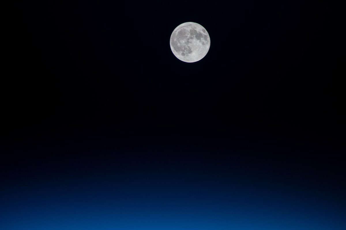 Space_Station tweet picture