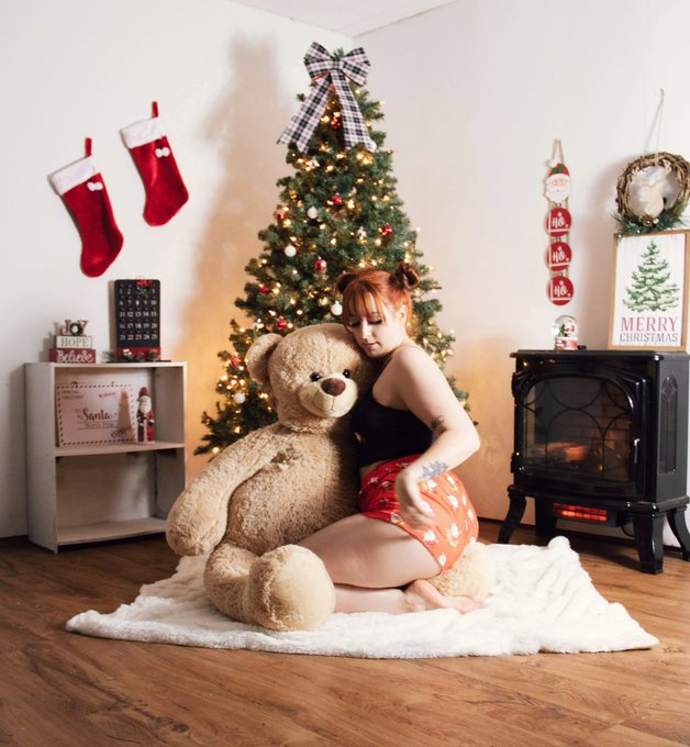 Ho ho ho! Who wants to unwrap me this year? Free trial link bellow! https://t.co/0zo6dsg3P4