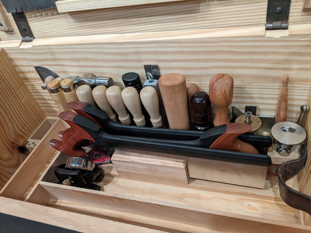 Backsaws are the other main area where I had to make compromises due to the size constraints of the tool chest. There just wasn't space for me to store a full sized tenon saw with all of the other tools I felt were necessary.