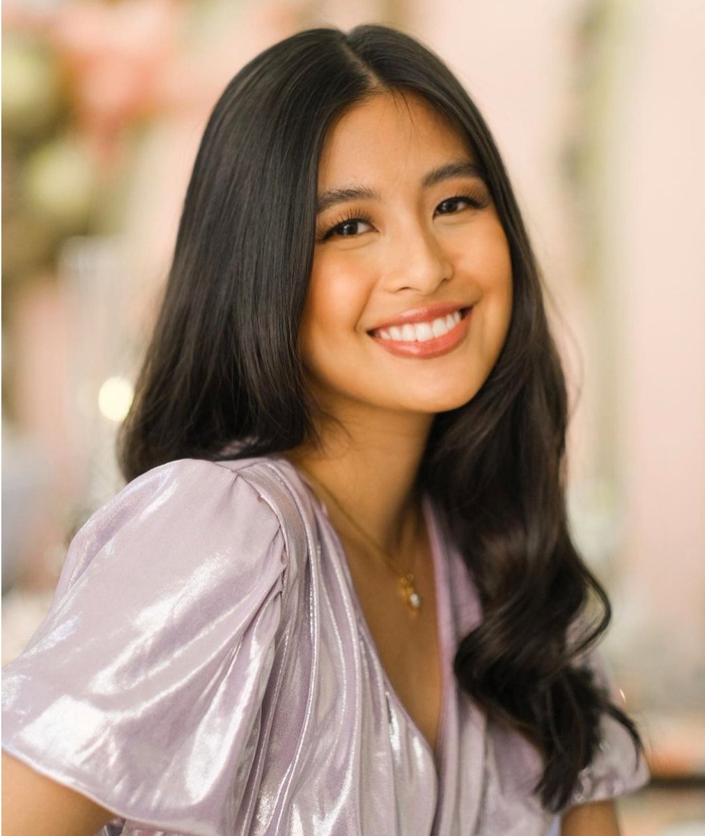GabbiGorgeous's tweet photo. GOLDEN GIRL ✨ https://t.co/6kHLHNrPNY