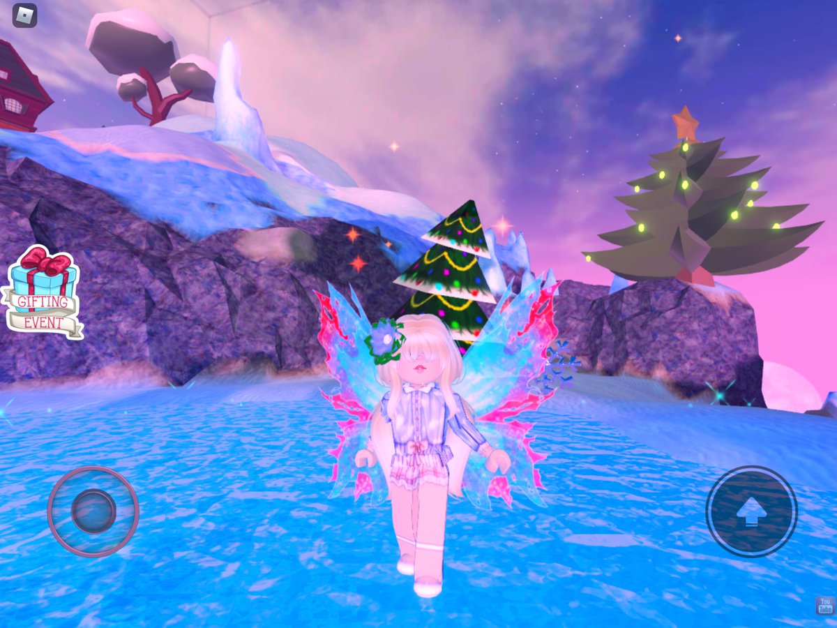 iiFairyLightss's tweet photo. so i logged on my alt for the first time since last novmeber or so and i had these wings on. they’re legacy. not in game anymore! what the heck?! do i have the rarest item ever???? #rhteaspill @cybernova @ItsSiena3 @Keisyooo @LeahAshe https://t.co/0tkp85yD0B