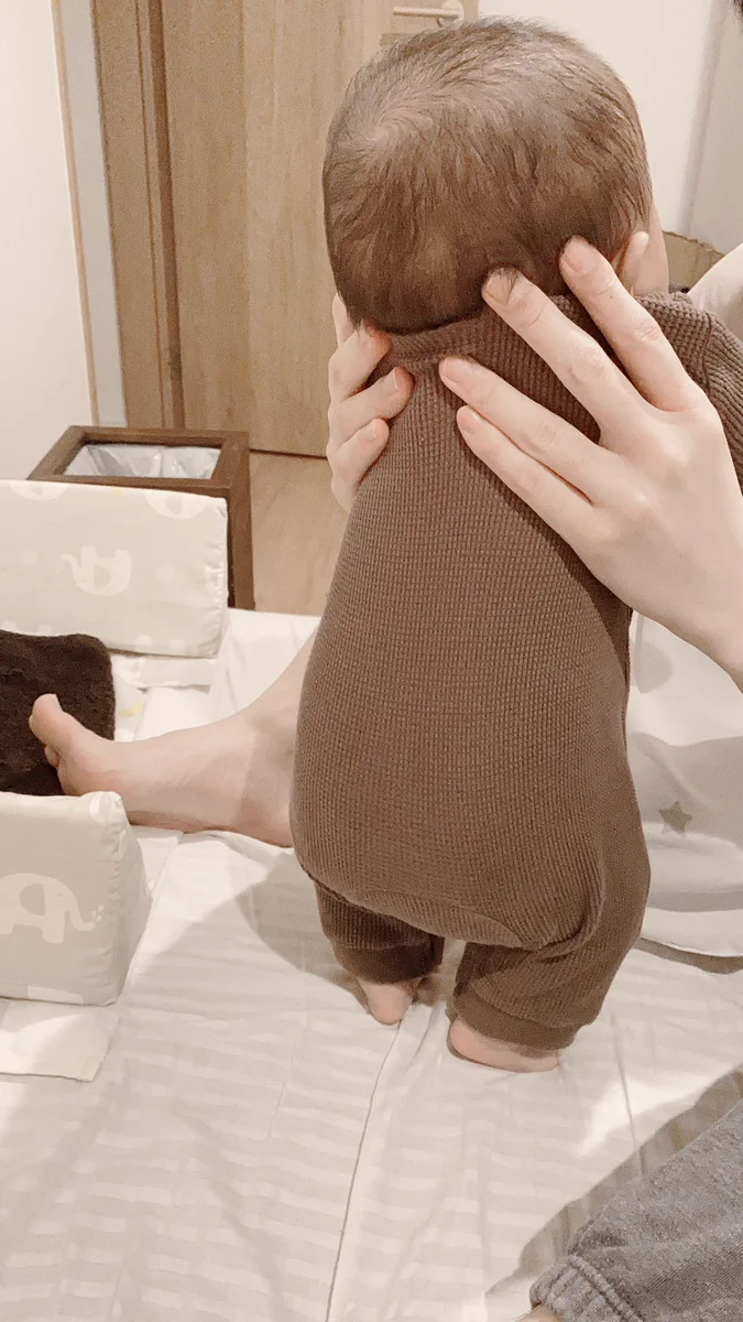 最高にかわいい赤ちゃんの後ろ姿！そのままで十分かわいい