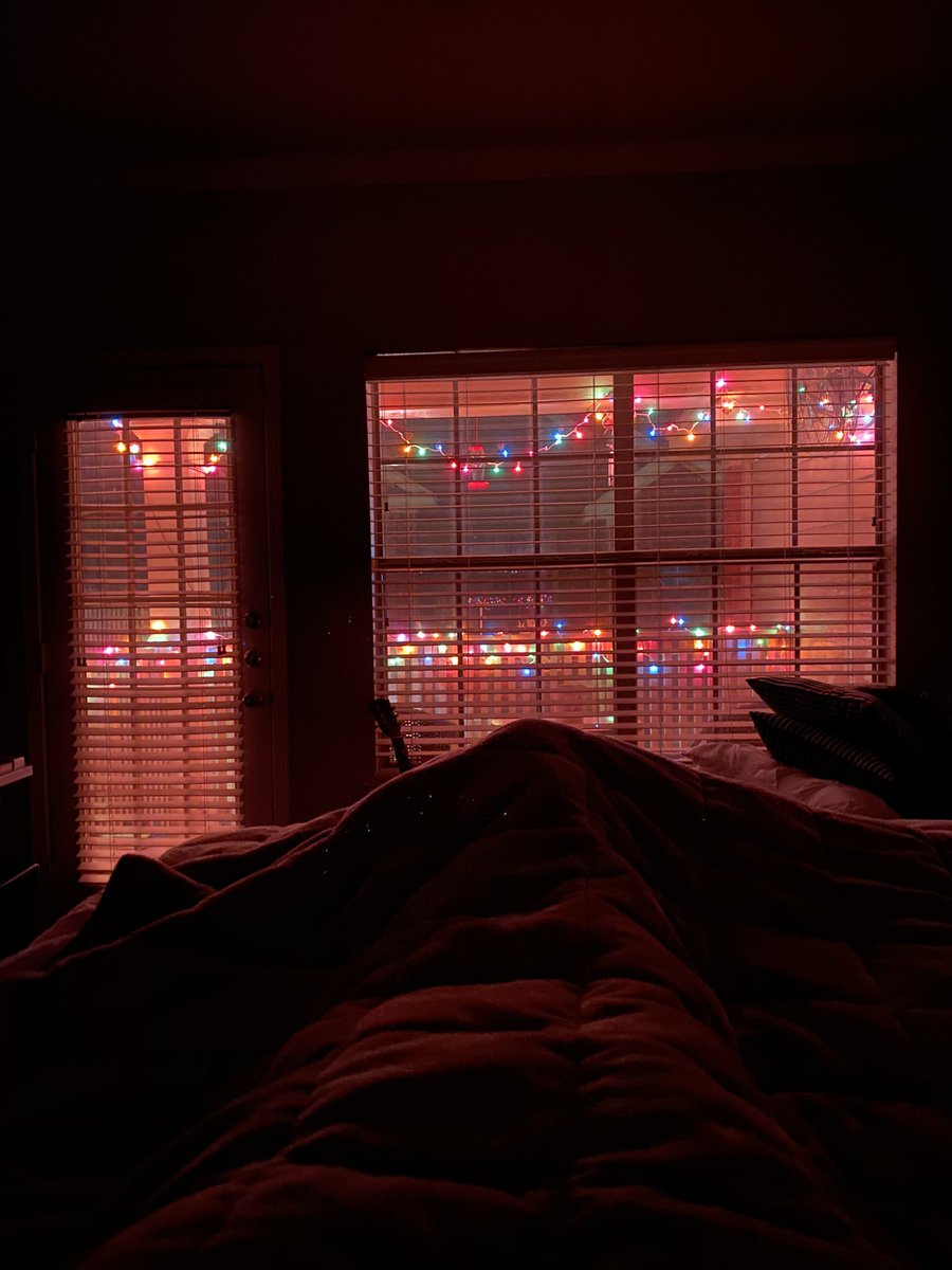 fiftypointfive's tweet image. Not closing my blinds at night because I love this shit.