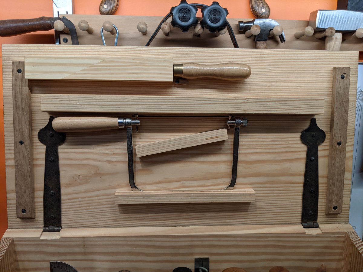 Held in place by the BT&C saw you will find an Olsen coping saw with a Pegas blade (the important part) attached.One thing about fitting tools into a chest this tightly is that future upgrades (like say to a Knew Concepts saw) would require significant mods to the chest.
