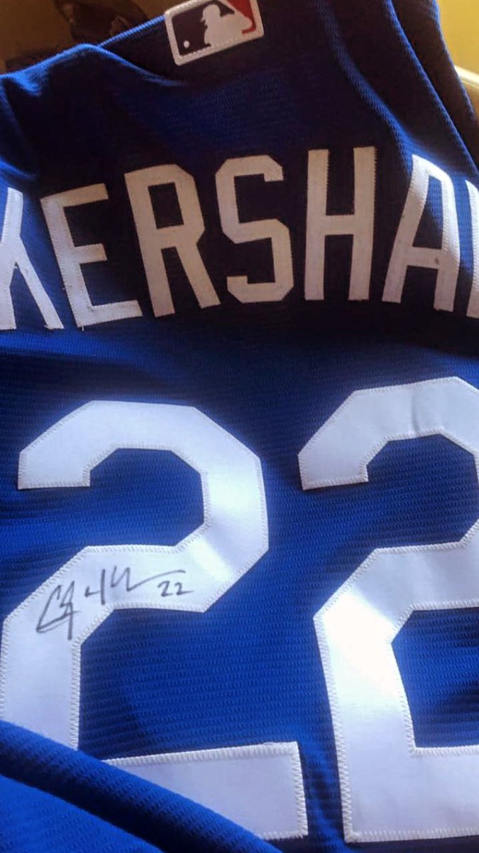 My Kershaw signed jersey #Dodgers 😍💙⚾️ https://t.co/7T2AhQ0hJU https://t.co/pwnvrDG5RR