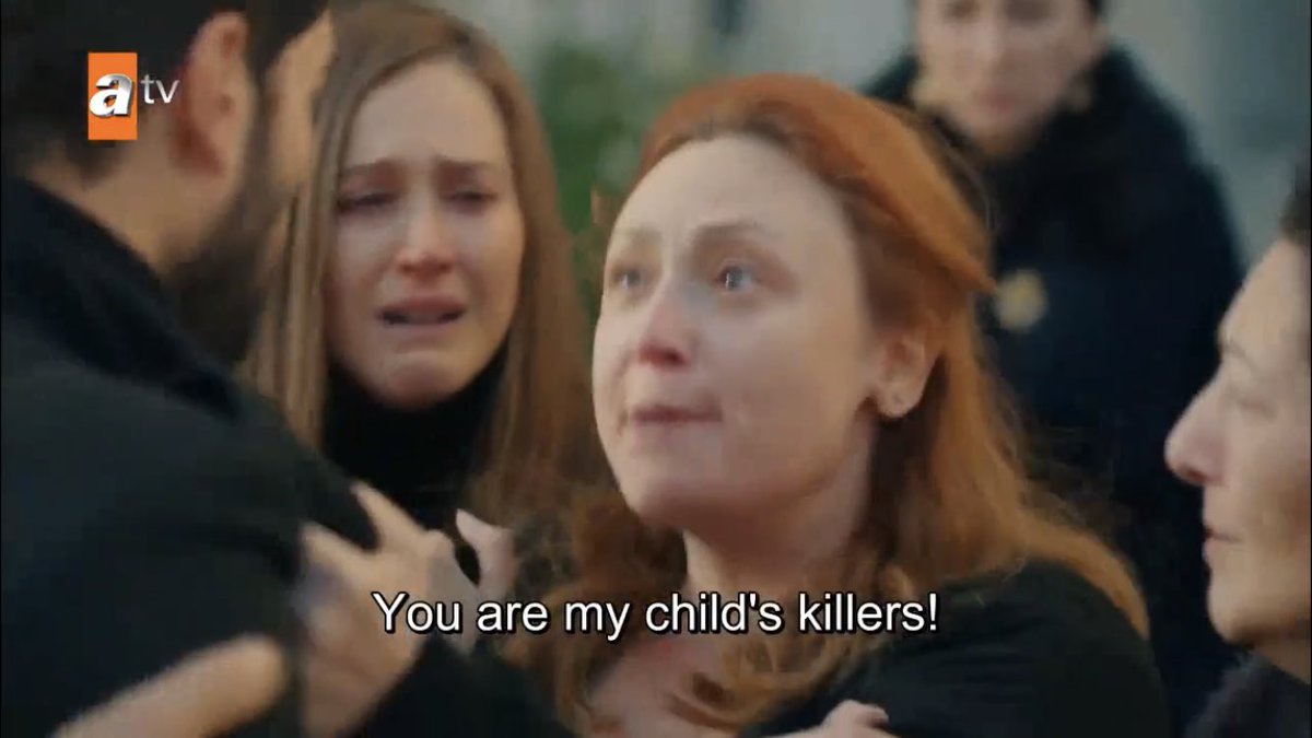 miran trying to protect reyyan and reyyan putting her hand over her stomach to protect the baby from sultan THAT WAS HER FIRST INSTINCT   #Hercai  #ReyMir