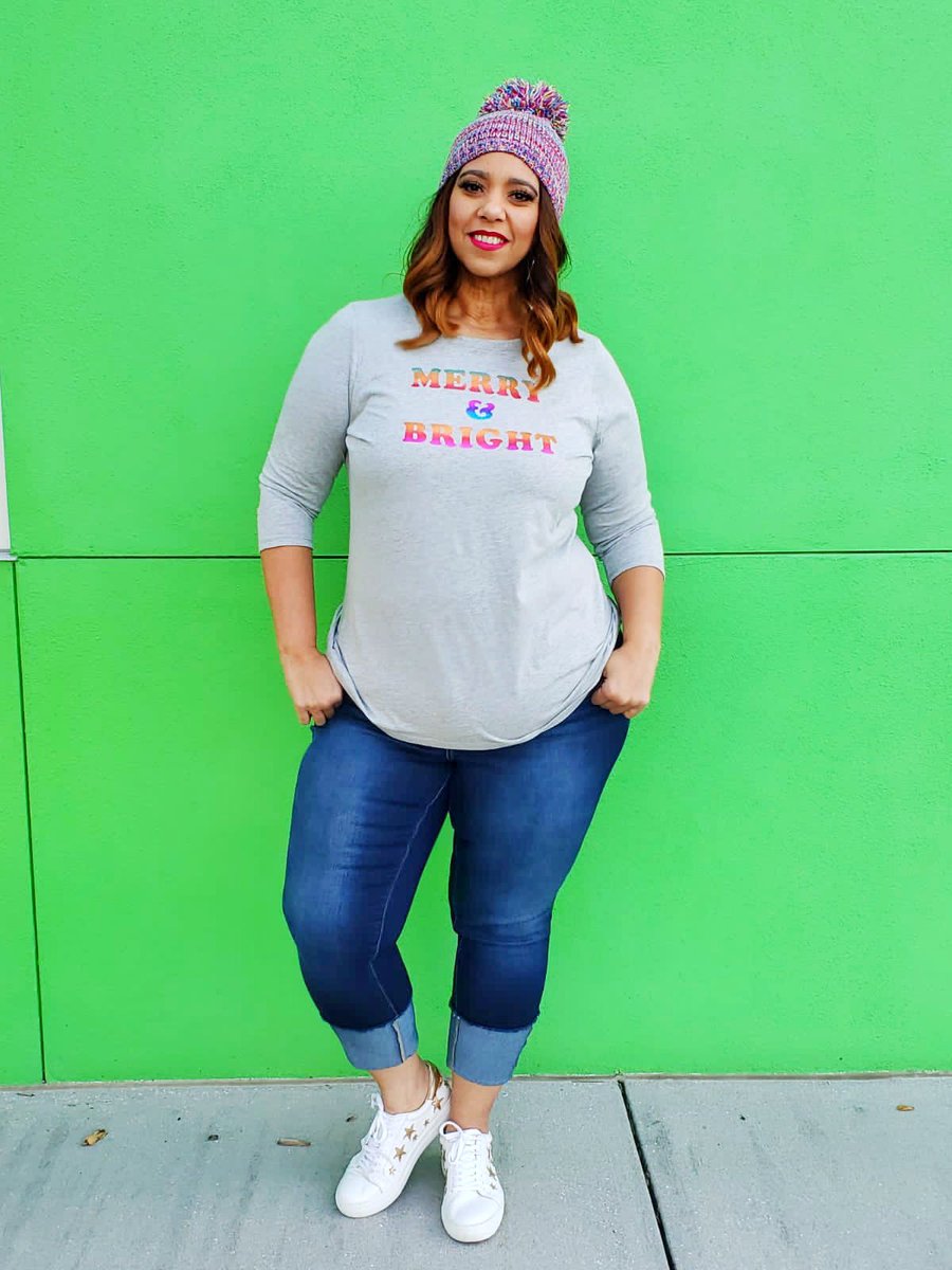 EstrellaFReport's tweet photo. It’s beginning to look a lot like Xmas!🎄❤️
#xmas2020 #xmastee #farrahestrella #lanebryant #lanestyle #createyourlane #efrstyle #estrellafashionreport #gifted @lanebryant https://t.co/lhHPSUE60E