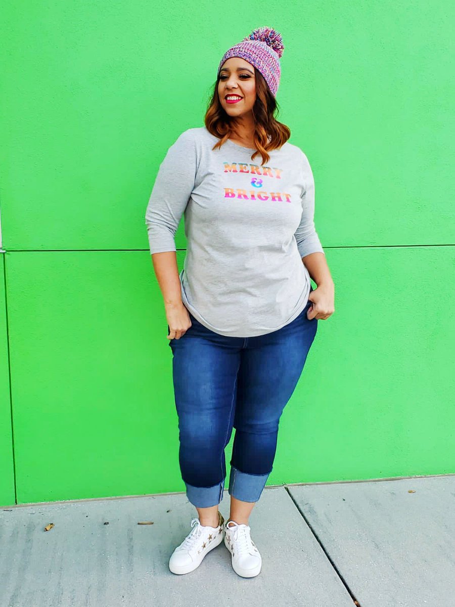 EstrellaFReport's tweet photo. It’s beginning to look a lot like Xmas!🎄❤️
#xmas2020 #xmastee #farrahestrella #lanebryant #lanestyle #createyourlane #efrstyle #estrellafashionreport #gifted @lanebryant https://t.co/lhHPSUE60E