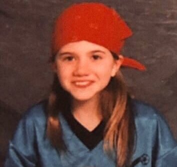 releaseddiamond's tweet photo. Elise child is the cutest thing 🥺💕🤏🏻 https://t.co/DYVpE0YDW2