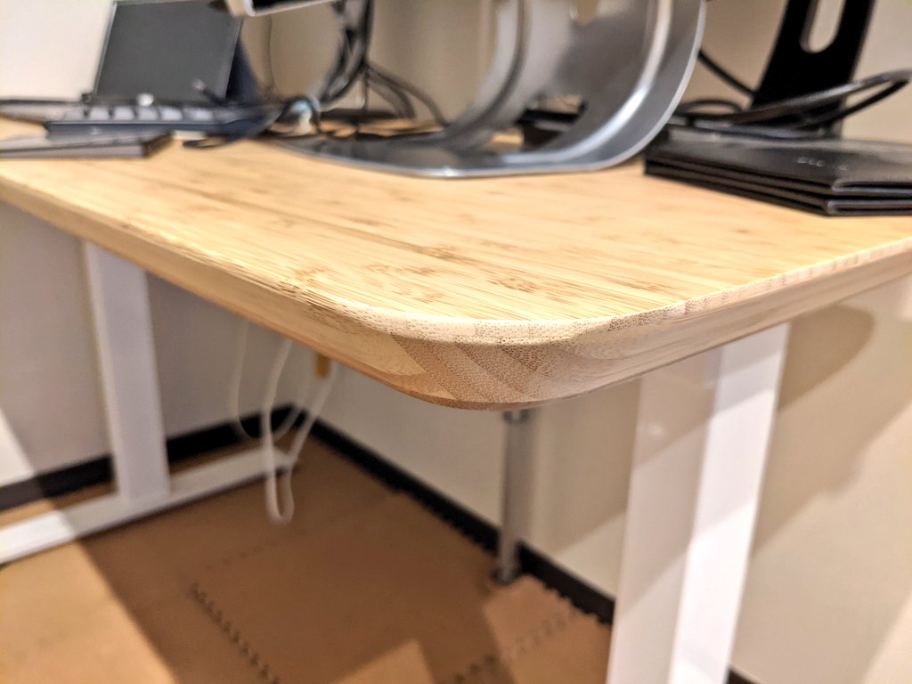 FlexiSpot EN1にIKEAの竹天板HILVERヒルヴェルを乗っけた。天板裏には