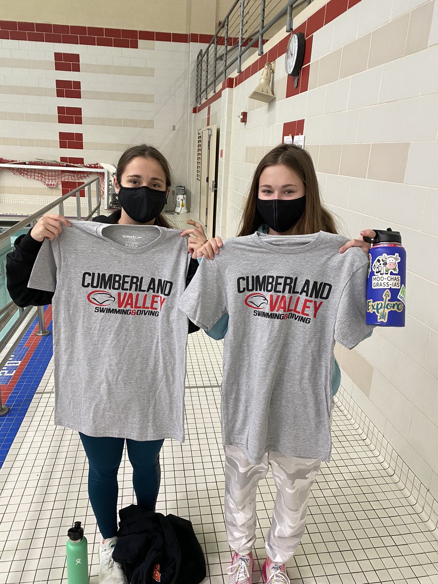 cvswimdive's tweet photo. After a successful week 1 of training, @cvswimdive got together for Eagles Day of Racing at the CV Nat. #keep_it_moving #love_more_tshirts @Clink_Sports @CVSDeagles https://t.co/Zx5VAqnOJ6