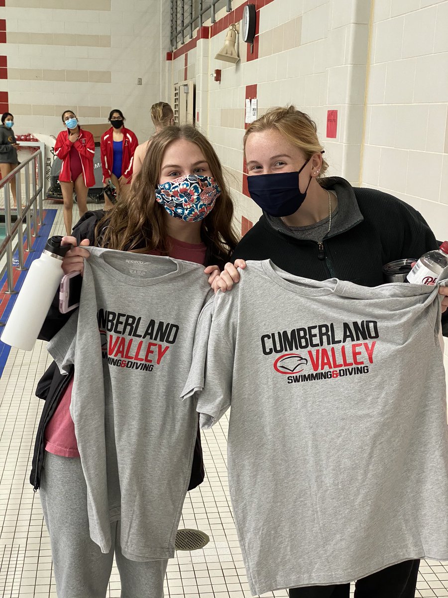 cvswimdive's tweet photo. After a successful week 1 of training, @cvswimdive got together for Eagles Day of Racing at the CV Nat. #keep_it_moving #love_more_tshirts @Clink_Sports @CVSDeagles https://t.co/Zx5VAqnOJ6