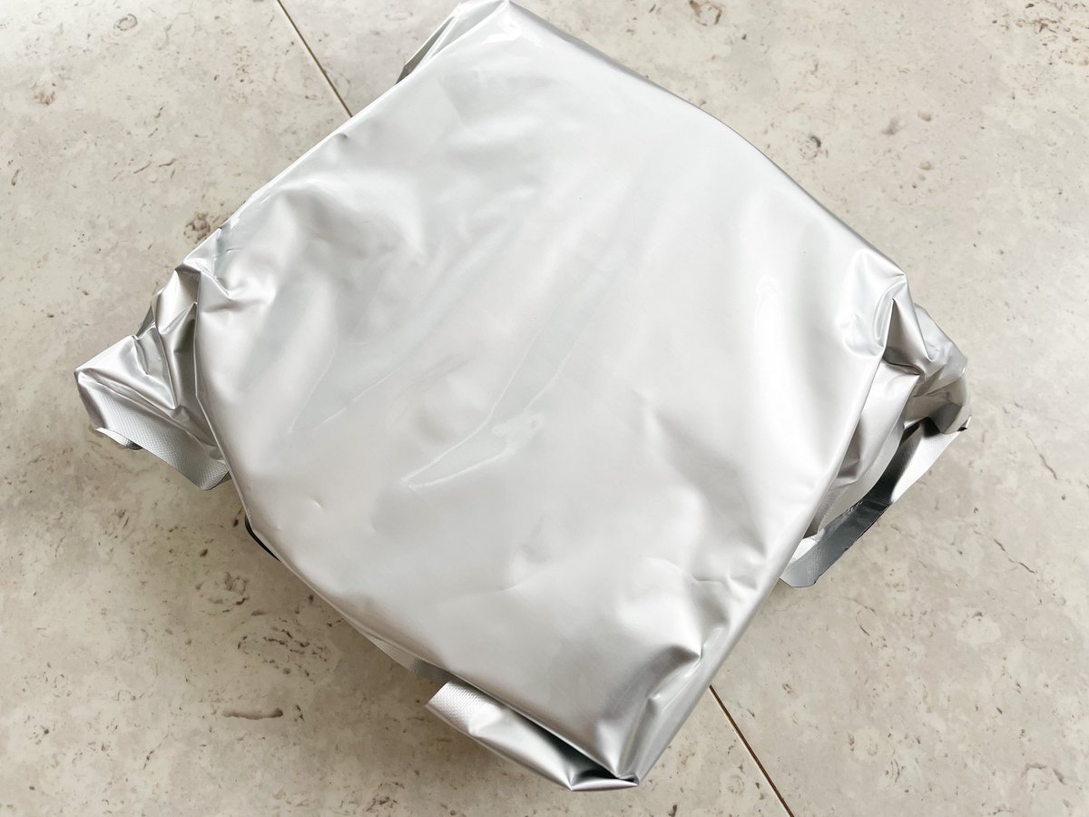 nekobeya_n_m's tweet image. MODERA-PLAのベースブラックとベースホワイトが届きました！

造形が楽しみ
いい感じであれば会社でも導入を検討します

ちゃんと銀の袋に入ってますね
紫外線も湿度もしっかり防げそう
中身が外からわからなくなるので、ペンで中身を書いとおかなくては

#FLASHFORGE
#MODERAPLA
#Adventurer3