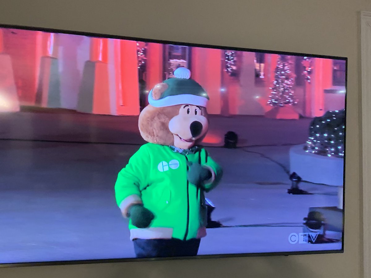 It’s a day of firsts. So nice to see GO Bear for the very first time on the #SantaClausParadeTO