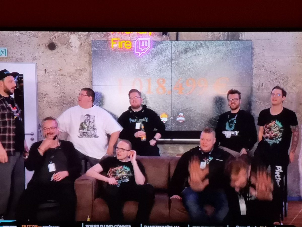 Souleenex's tweet image. GG zur million!
#FriendlyFire6 #alleloben