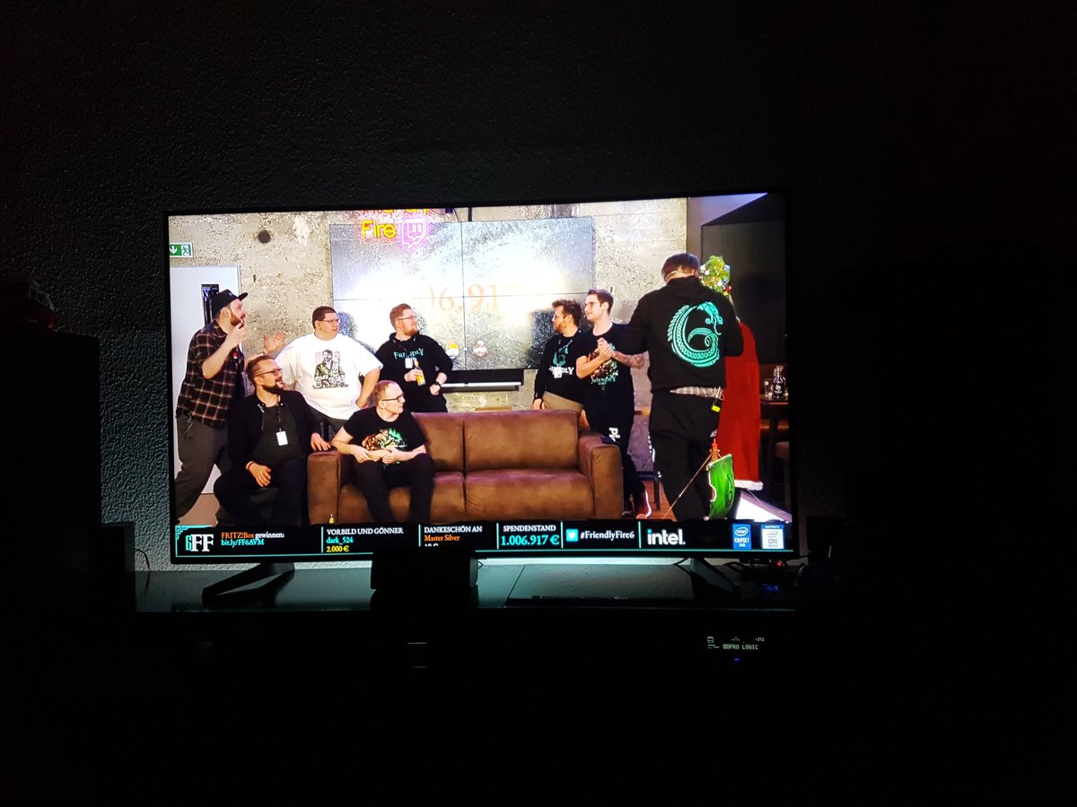 Kaal_lp's tweet image. 1 Million Euro bei #FriendlyFire6 &amp;lt;3 &amp;lt;3 Herzlichen Glückwunsch an alle und ein RIESEN #COMMUNITYLOBEN