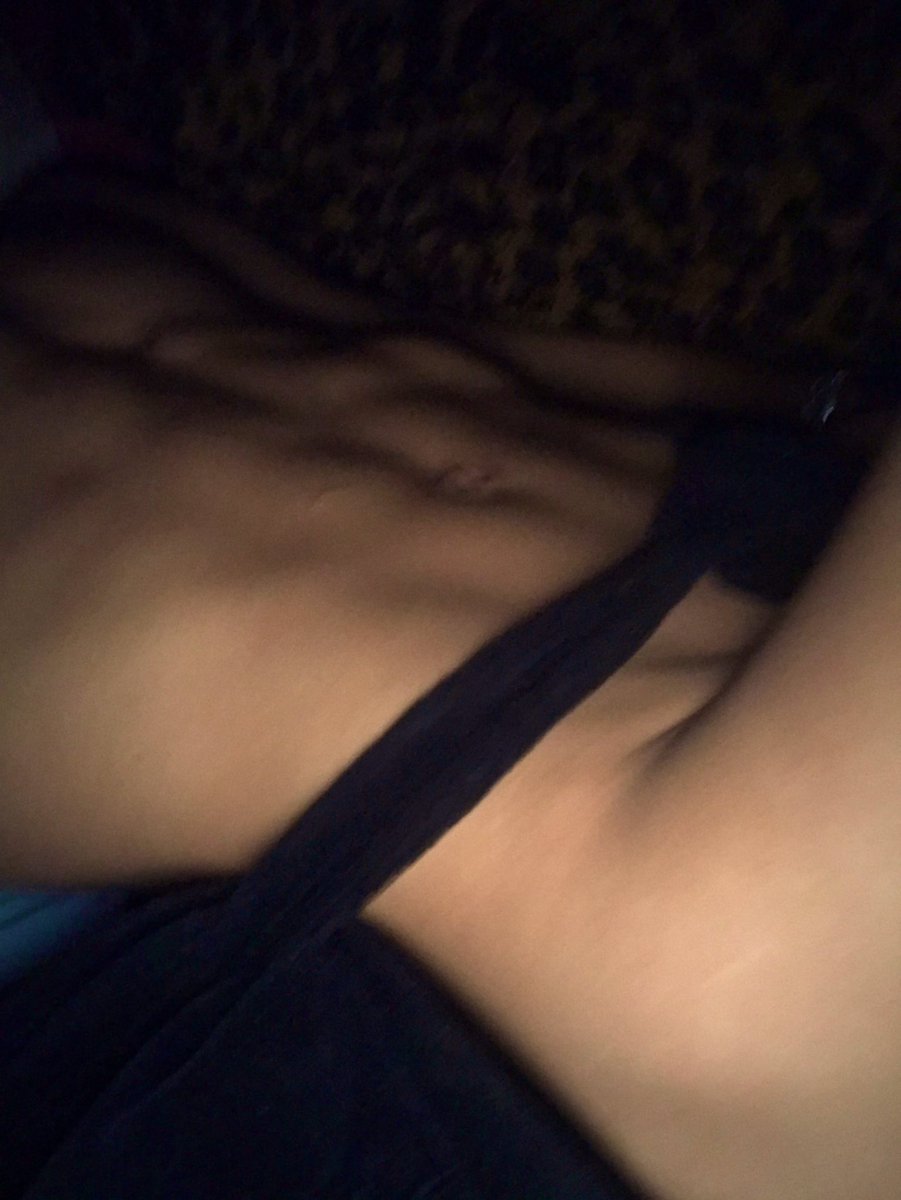 danizeyy's tweet photo. Me atrai algo sensual https://t.co/5hd2FmlEuo