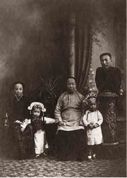 Qian's Dad (left) joined the Chinese Revolutionary mvm while in Japan. After 1911 Chinese Revolution, Dad Qian was made supervisor of Education Board of Zhejiang province. Qian family photo 1914
