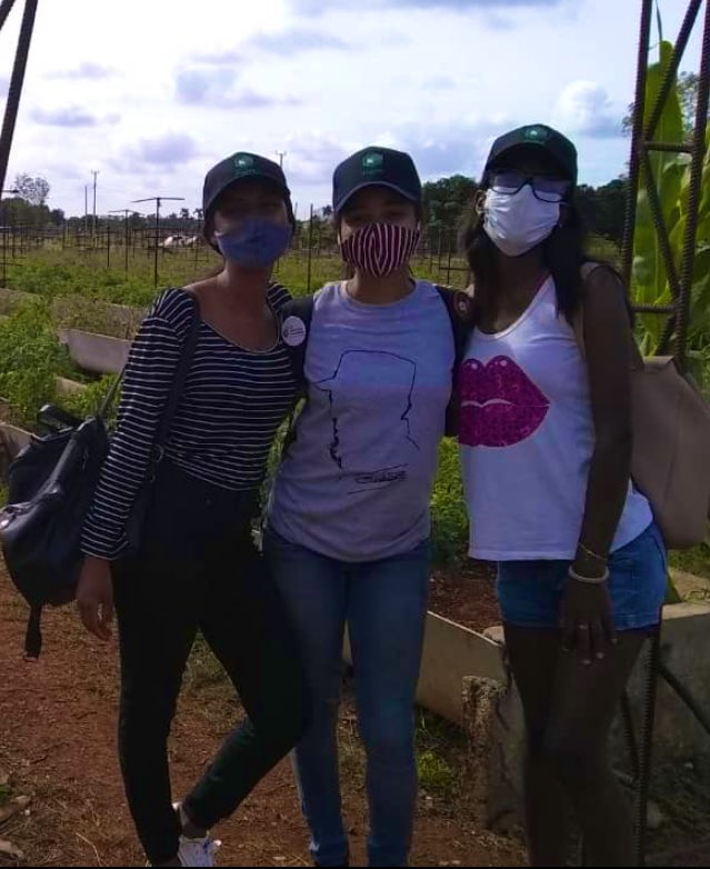 Nuestras jóvenes de <a href="/quimicacujae/">Facultad de Ingeniería Química</a> PRESENTES. Gracias Sheila, <a href="/arual_rdguz/">Lau🇨🇺</a>, <a href="/aimegf_971016/">Aimee Gutierrez Fabre</a>. 

Los jóvenes cubanos están en el surco, en el 🏥, en las colas, en las pesquisas, en todooooo.

#MiFuerzaSera mi juventud.
<a href="/DeZurdaTeam/">DeZurdaTeam</a> <a href="/RainerSM13/">Rainer Sarmientos 💯🇨🇺</a> <a href="/DanhizDP/">Danhiz Díaz Pereira</a> <a href="/AndresCarvaE/">Andres Carvajal</a> <a href="/IlyCujae/">Ileana Pereda Reyes</a>