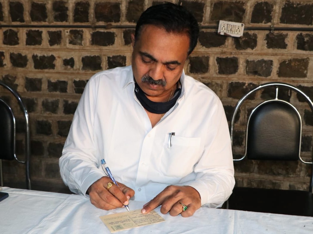 Jayant_R_Patil's tweet photo. डॉ. बाबासाहेब आंबेडकर यांच्या ६४ व्या महापरिनिर्वाण दिनानिमित्त #LetterToBabasaheb या मोहिमेत सहभागी होऊन बाबासाहेबांना पत्राद्वारे अभिवादन केले.

#DrBRAmbedkar #6december
#महापरिनिर्वाण_दिवस https://t.co/PtIE2AjPzZ