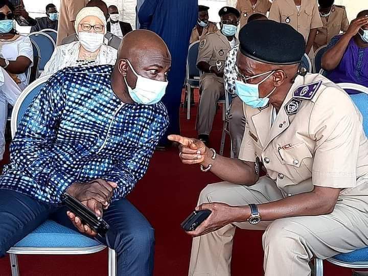 WassolonDiakite's tweet photo. RÉFORME ET MODERNISATION DU PORT AUTONOME DE CONAKRY 
le président de la république le prof Alpha Condé est au port de Ckry pour l'inauguration des scanners mobiles initié par le directeur gl des douanes le général #Toumany_Sangaré une façon de moderniser le port autonome de Ckry https://t.co/X8XUb2mvQG