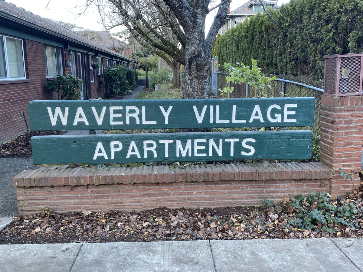 Spelling of Waverley varies, with my hood featuring things like Waverly Village Apartments, Waverly United Church of Christ, and strangely, Waverleigh Boulevard (oh I should point out the rest of this is all sidewalks).