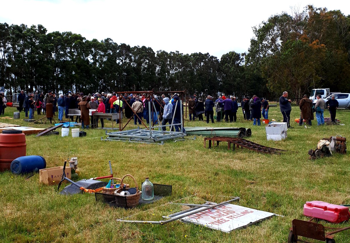 A thread about a Bessiebelle farm clearing sale we visited today.Take a wander back in time with me.Its a mixed offering all on a rural theme. #countryclearingsaleFirst thought was how the cold/wet makes us pull on the serviceable colours!