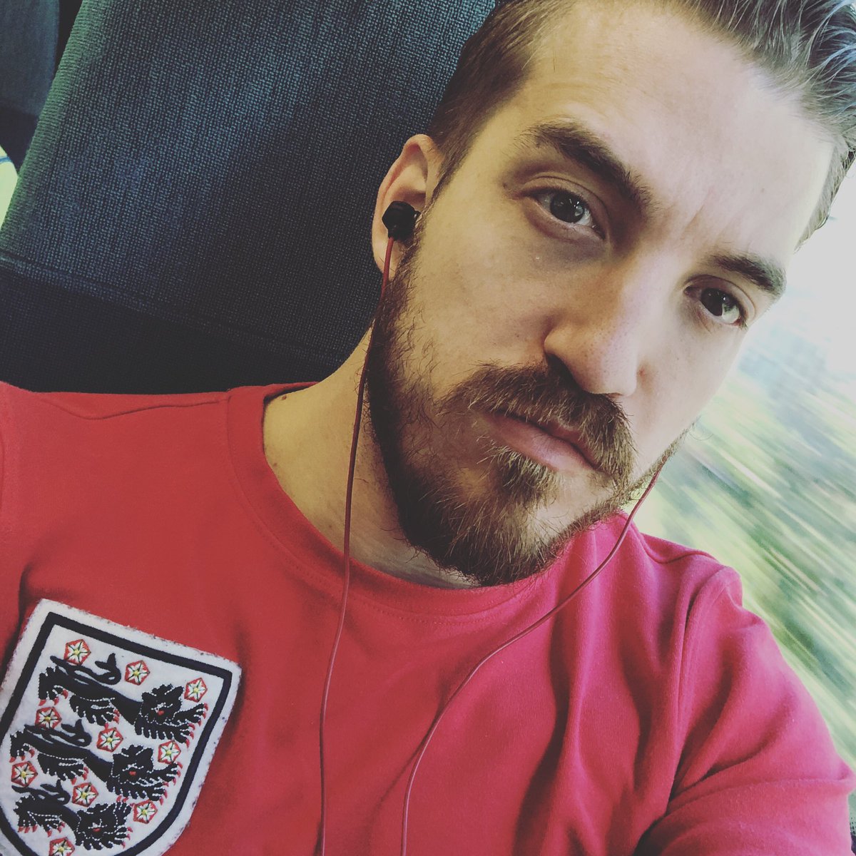 It’s been a while Twitter, have a selfie of me 🤙🏻 #selfie