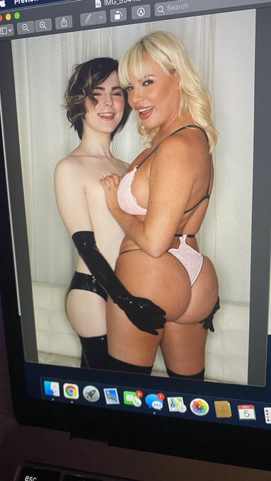 Coming soon to https://t.co/R2pU4SJrGJ   Mommy 💖 @ella_hollywood https://t.co/afJLaXcGhy