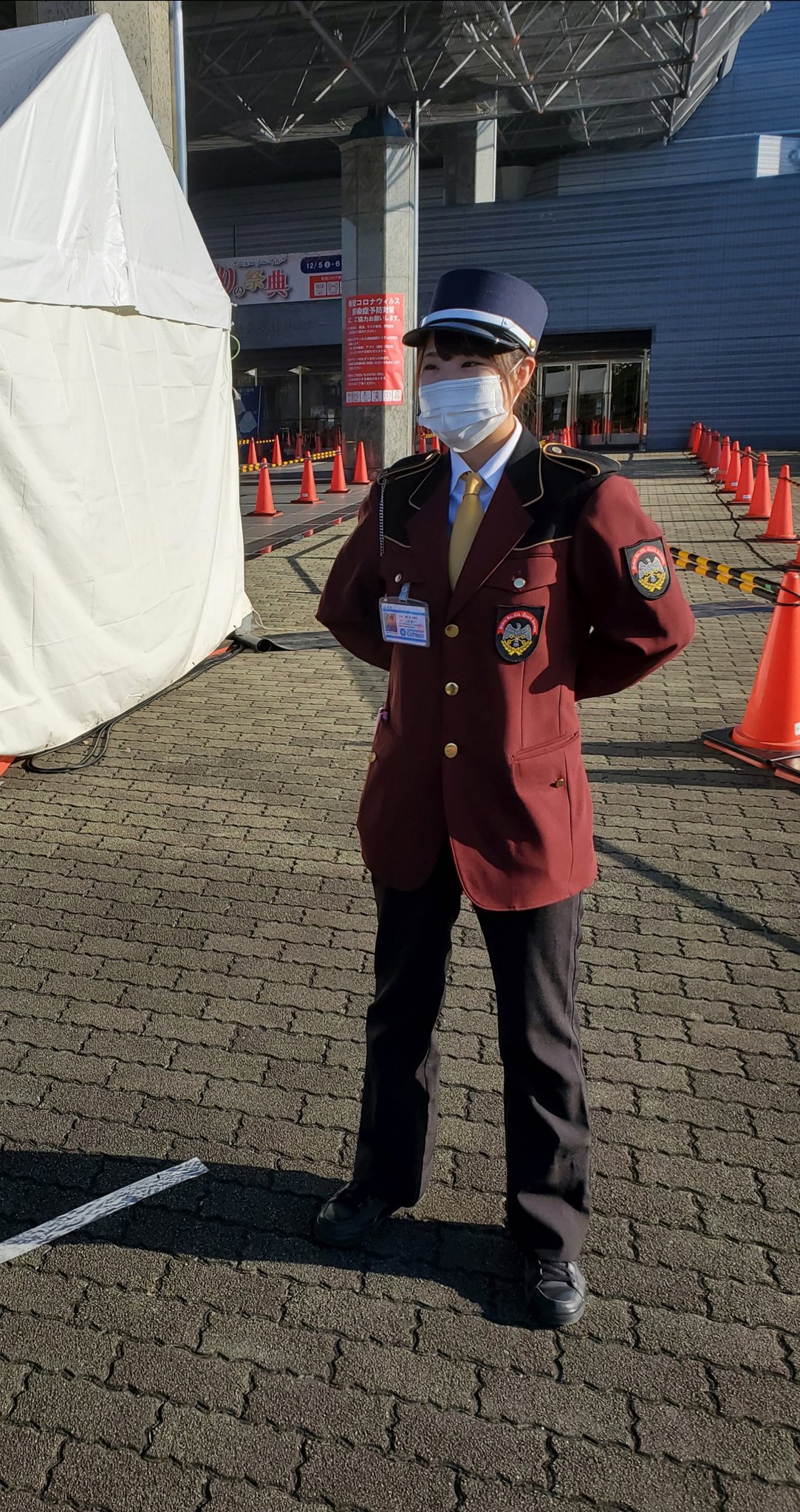 合建警備保障株式会社 女性警備隊 本日も頑張っております 新しい制服を着て細やかな気配りのできる警備をいたします 女子 警備員大募集 楽しい職場です 未経験でも先輩方が優しく指導しますのでご安心ください 皆で楽しくお仕事しましょう 合建
