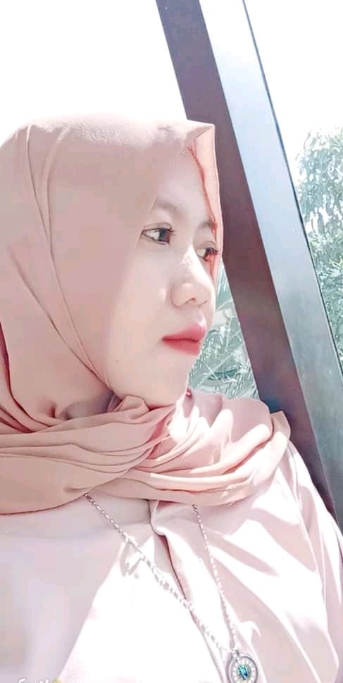 Hasanbastian5's tweet photo. Merenung ketika malam itu memadu cinta https://t.co/7f1JD2gjaU