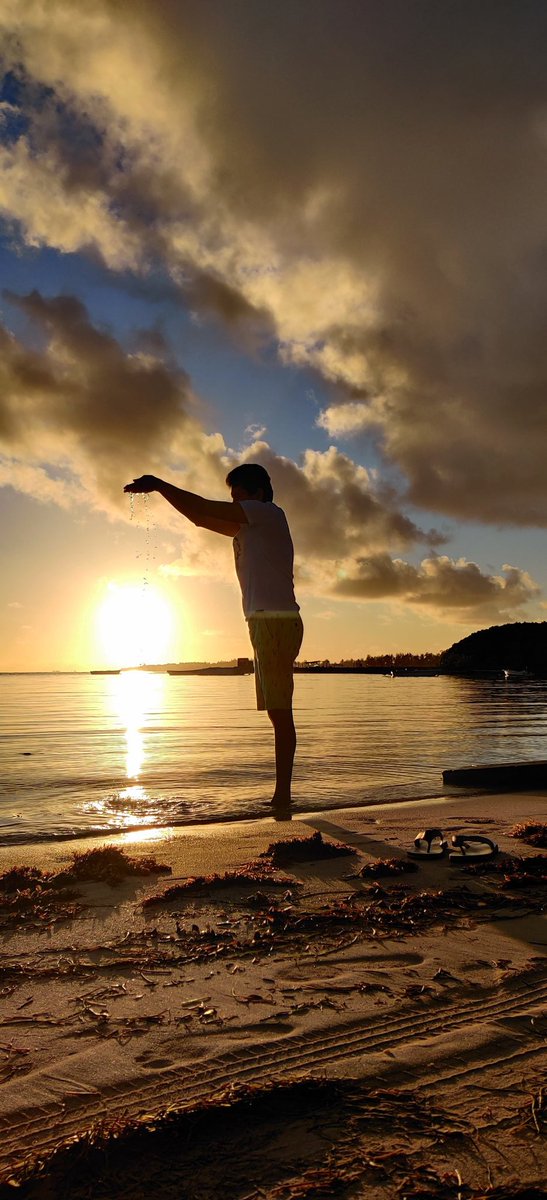 rockme31's tweet photo. Lets Thank the Almighty for this Beautiful Day.. #goodmorning #Covidfree #HopeForTheDay #Courage #Blessings #Mauritius #Paradiseisland #Radissonblueazuri https://t.co/V7QgO1iNl9