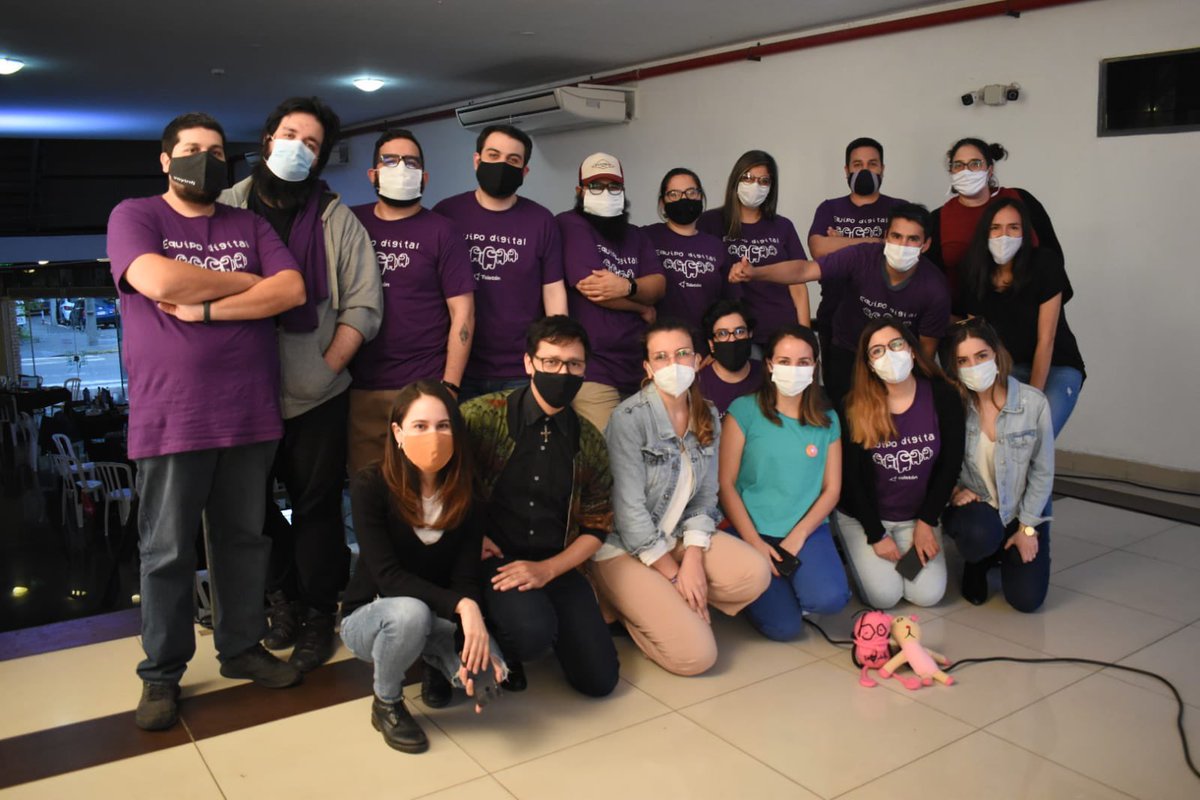 0xPumbi's tweet photo. Un año más con el mejor equipo (y la mejor remera btw 😋). 

Grande Digitaltón! 🙌🏻✨

#EstoyConVos 💜
#EquipoDigital 👨🏻‍💻 https://t.co/NAv9bCSWsa