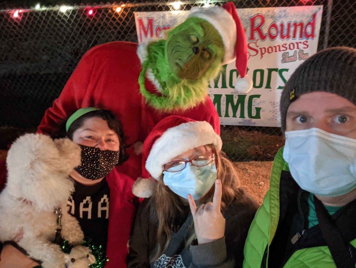 LauraBook5's tweet image. #OnceThingsGetBackToNormal I&apos;ll still feel great about including my neighbor in my Christmas card.